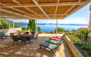 Three-Bedroom Holiday Home in Plat
